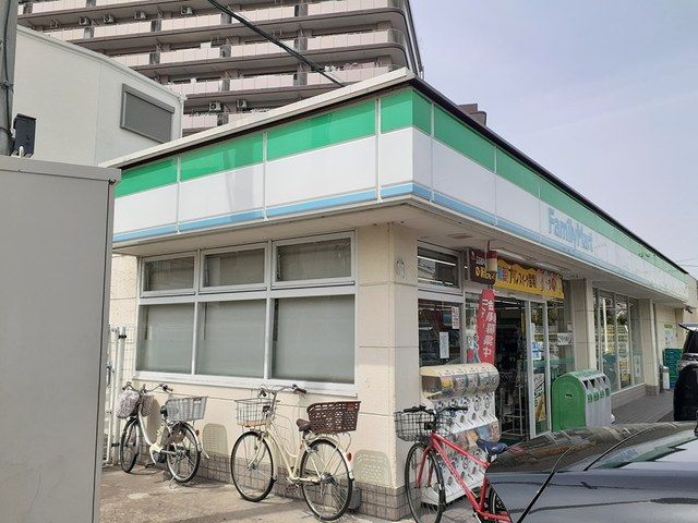 近くのコンビニまで231m（徒歩3分）