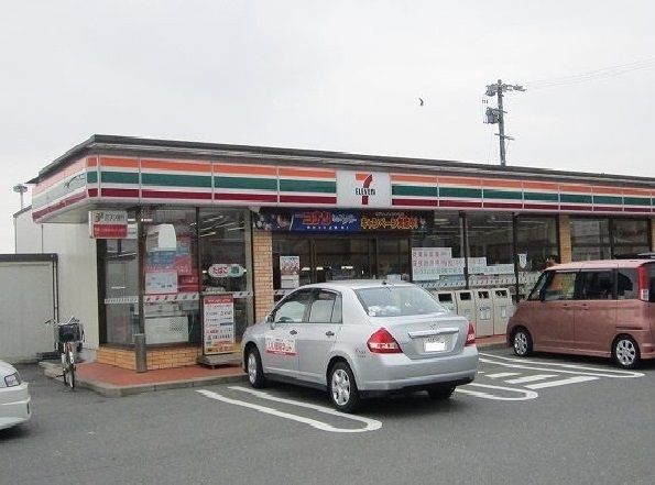 近くのコンビニまで160m（徒歩2分）