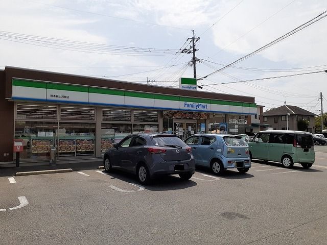 近くのコンビニまで600m（徒歩8分）