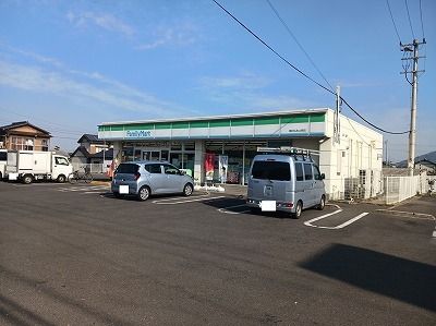 近くのファミリーマート仏生山南店さんまで850m（徒歩11分）