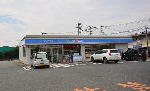 近くのコンビニまで550m（徒歩7分）