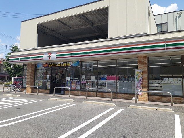 近くのセブンイレブン名古屋稲葉地町店まで900m(徒歩12分)