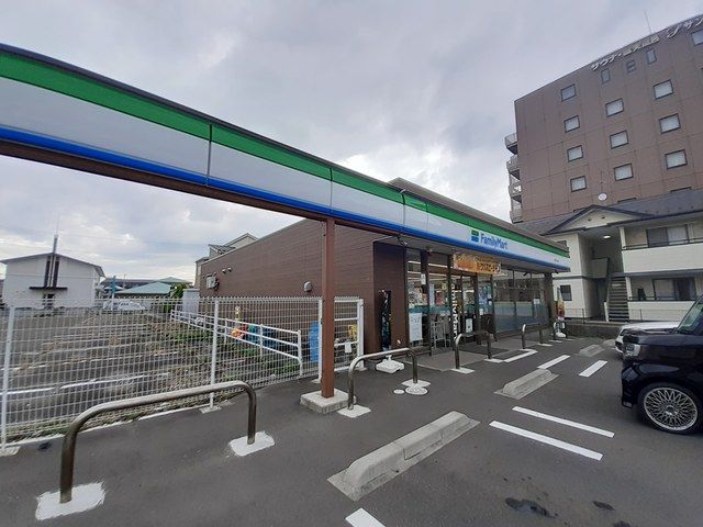 近くのファミリーマート多賀城八幡店まで735m(徒歩10分)