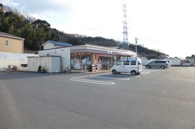 近くのセブンイレブン国信店まで1,100m(徒歩14分)