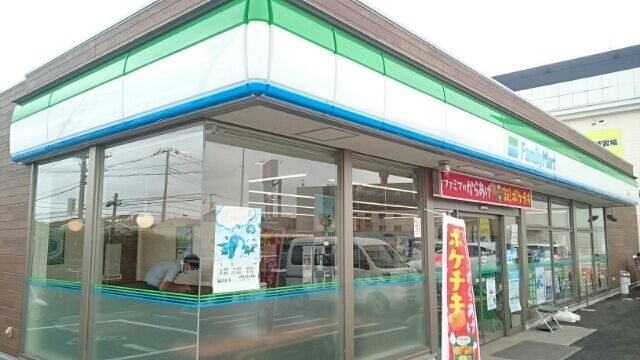 近くのコンビニまで580m（徒歩8分）