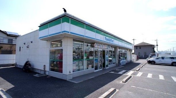 近くのファミリーマート熊谷拾六間店まで69m(徒歩1分)