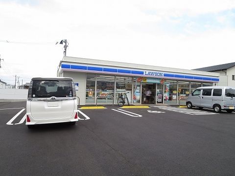 近くのコンビニまで1,300m（徒歩17分）