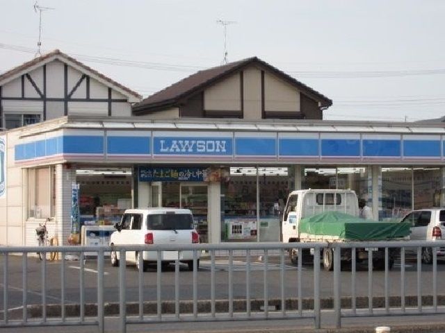 近くのコンビニまで550m（徒歩7分）