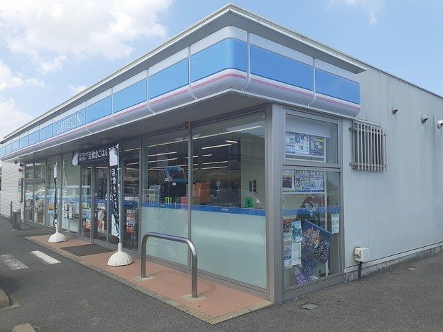 近くのコンビニまで1,700m（徒歩22分）