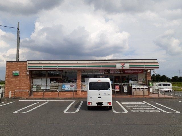 近くのセブンイレブン伊勢崎豊城町店まで400m(徒歩5分)