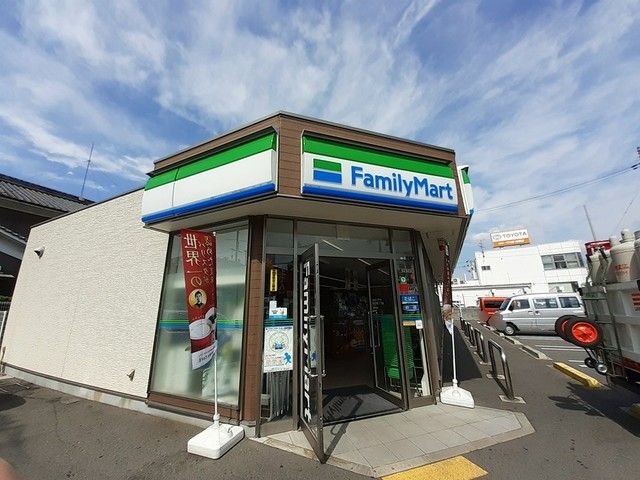 近くのファミリーマート柏原本郷様まで250m(徒歩4分)
