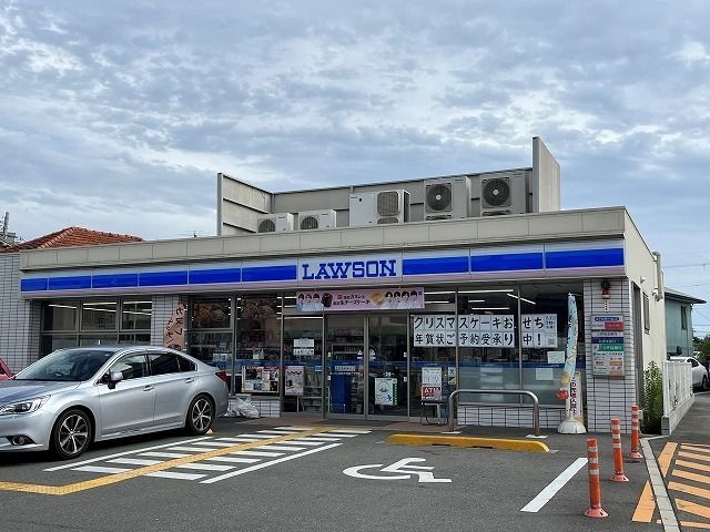 近くのコンビニまで500m（徒歩7分）