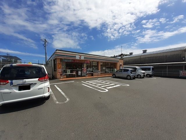 近くのセブンイレブン沓谷６丁目店まで200m（徒歩3分）