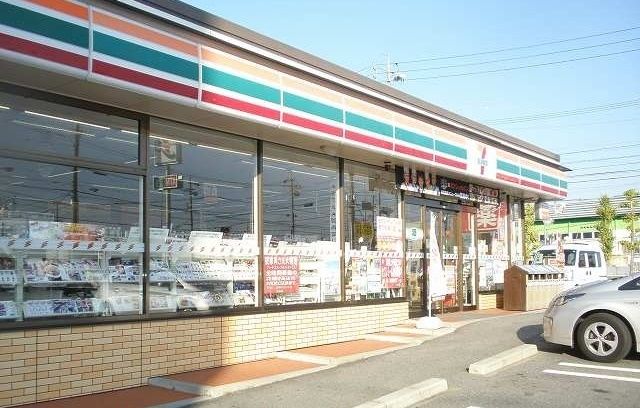 近くのセブンイレブンまで210m(徒歩3分)