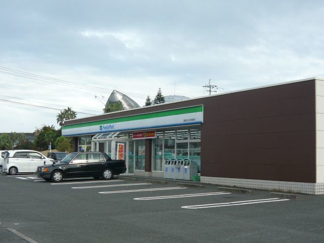 近くのファミリーマート指宿なのはな館まで1,400m(徒歩18分)