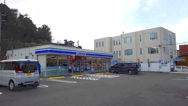 近くのコンビニまで350m（徒歩5分）