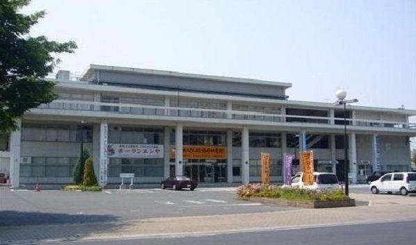 近くの松江市役所まで2,800m（徒歩35分）