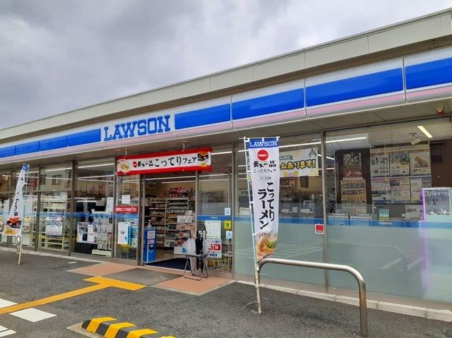 近くのコンビニまで500m（徒歩7分）