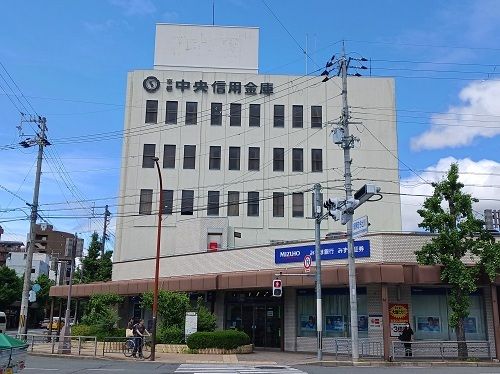 近くのみずほ銀行 出町支店まで80m(徒歩1分)