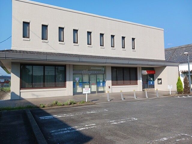 近くの岐阜信用金庫切通支店まで610m（徒歩8分）