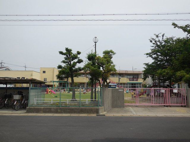 近くの幼稚園・保育園まで450m（徒歩6分）