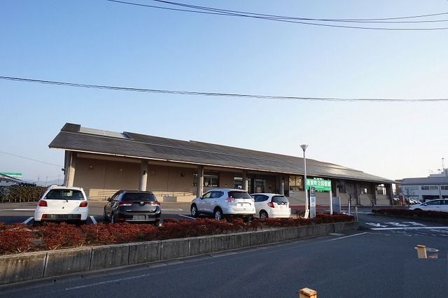 近くの図書館まで750m（徒歩10分）