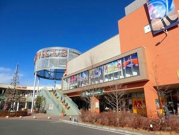 近くのウニクス上里まで2,000m（徒歩25分）