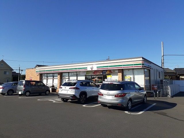 近くのセブンイレブン真岡八木岡店まで650m（徒歩9分）