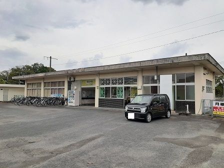 近くの西出水駅まで2,100m（徒歩27分）