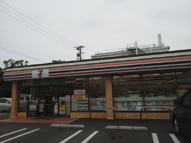 近くのコンビニまで350m（徒歩5分）