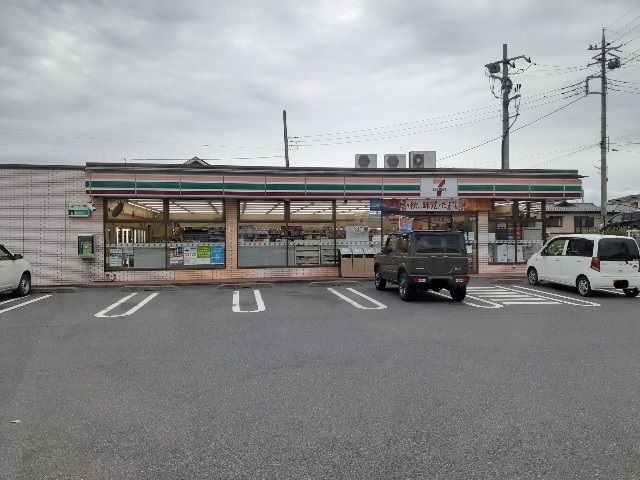 近くのセブンイレブン渋川東町店まで800m(徒歩10分)