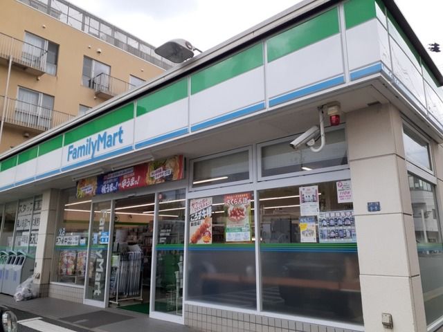 近くのファミリーマート 長岡京久貝店まで500m（徒歩7分）