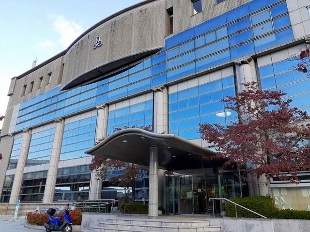 近くの大山崎町役場まで1,400m（徒歩18分）