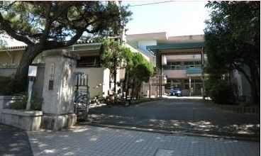 近くの瀬野小学校まで1,600m（徒歩20分）