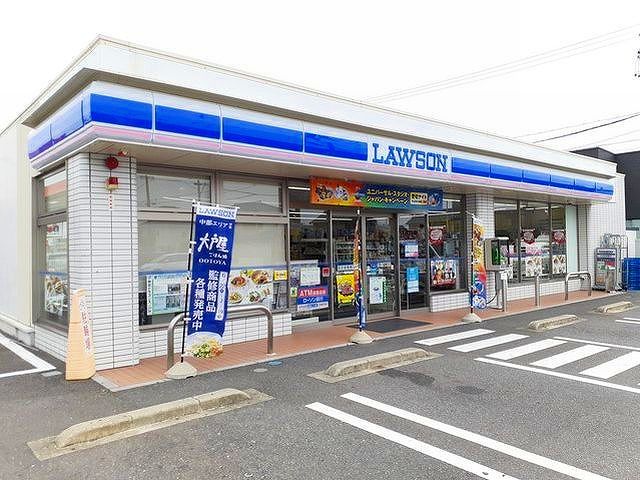 近くのコンビニまで450m（徒歩6分）
