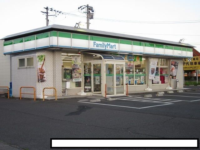 近くのコンビニまで1,300m（徒歩17分）