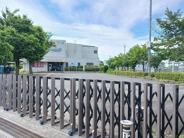近くの府中四谷体育館まで415m（徒歩6分）