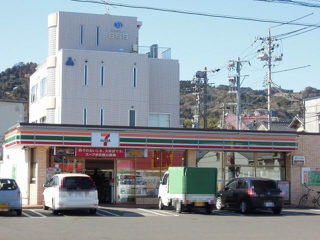近くのセブンイレブン清水駒越西店まで1,100m（徒歩14分）