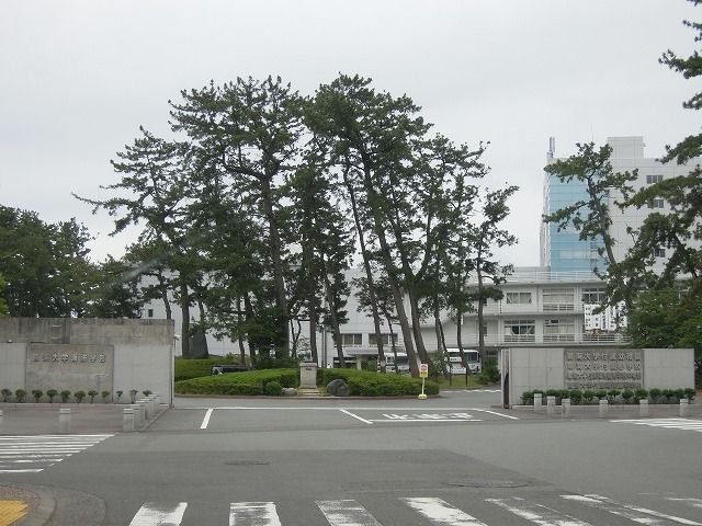 近くの東海大学海洋学部まで1,400m（徒歩18分）