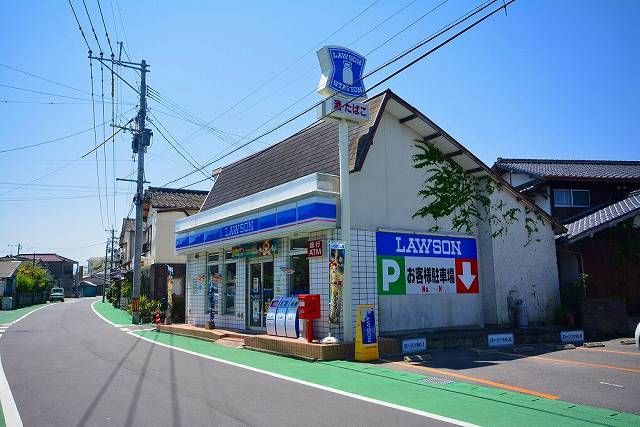 近くのローソンまで140m（徒歩2分）