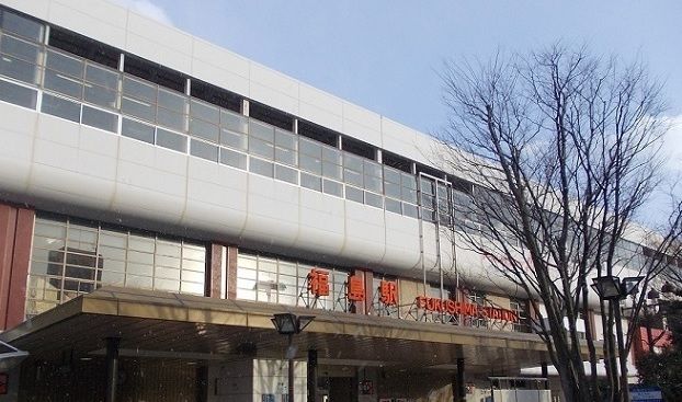 近くの駅まで1,700m（徒歩22分）