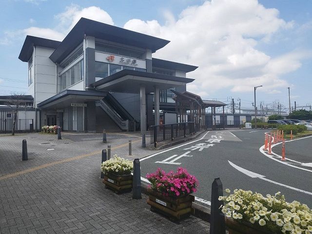 近くの二川駅まで700m(徒歩9分)