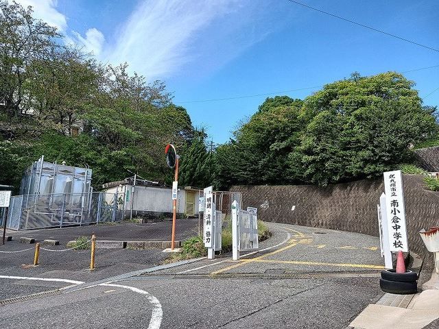 近くの中学校まで750m（徒歩10分）