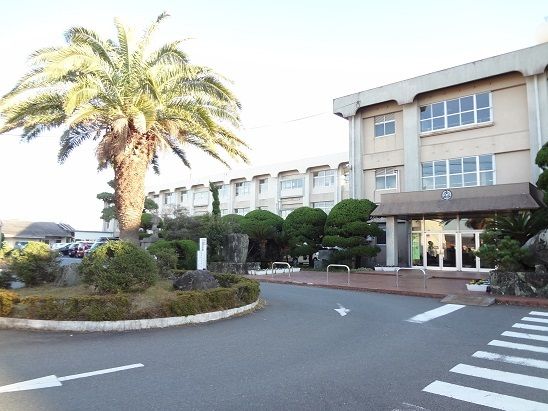 近くの小学校まで1,400m（徒歩18分）