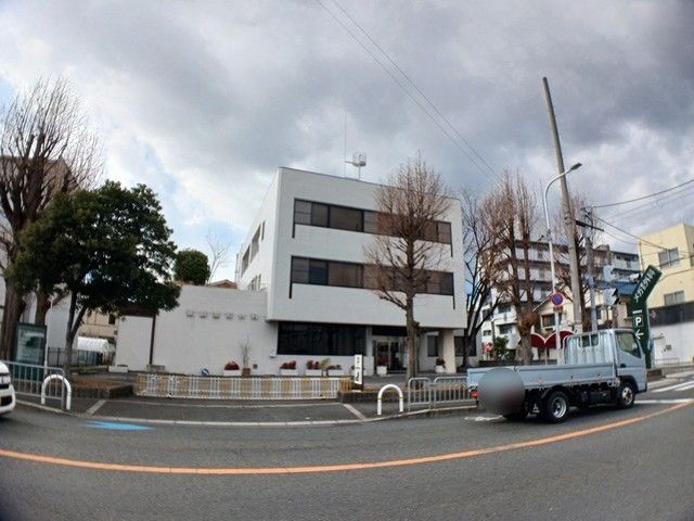 近くの妻鹿整形外科様まで234m（徒歩3分）