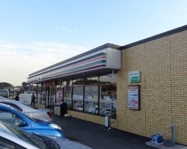 近くのセブンイレブン北本中丸8丁目店まで600m(徒歩8分)
