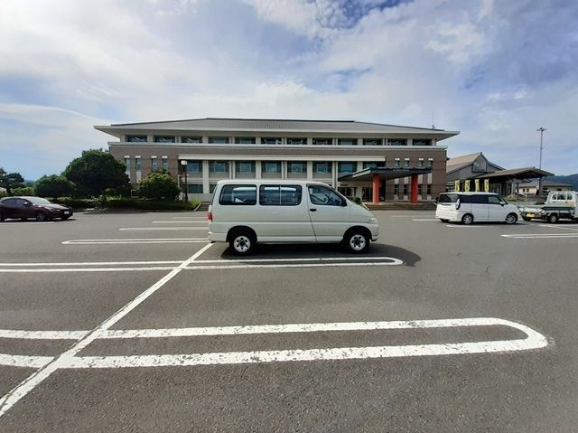 近くの役所まで1,500m（徒歩19分）