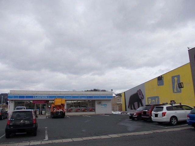 近くのコンビニまで1,200m（徒歩15分）