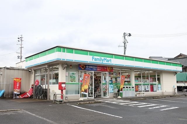 近くのコンビニまで1,700m（徒歩22分）