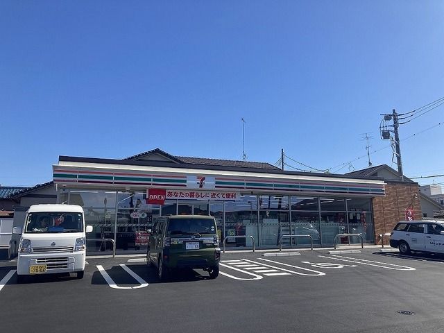 近くのセブンイレブン加須騎西店まで400m（徒歩5分）